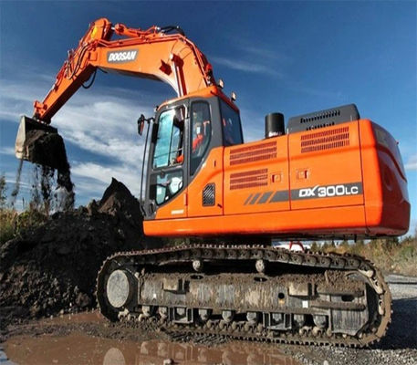 Máy đào thủy lực DX300LC sử dụng hiệu suất cao